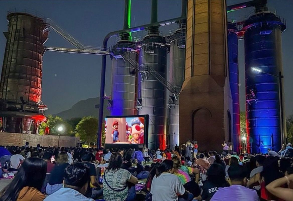 Cine al aire libre en Fundidora. Fotos: Cortesía (Parque Fundidora)