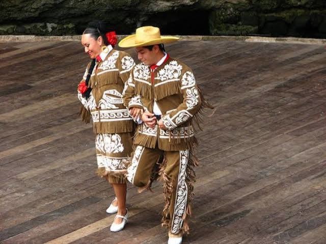 'La Cuera Tamaulipeca' traje típico de Tamaulipas. Foto: redes sociales