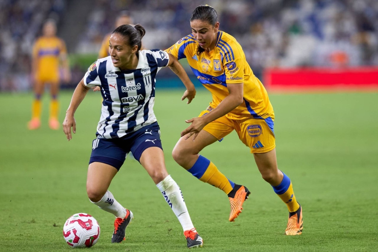 Clásico Regio femenil en el Campeón de Campeonas del mes de julio. Foto: MARCA.