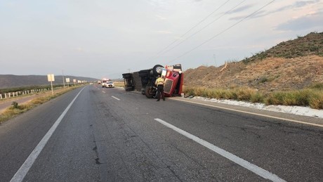 Cierre parcial en carretera Saltillo-Torreón por accidente vial: tráfico afectado