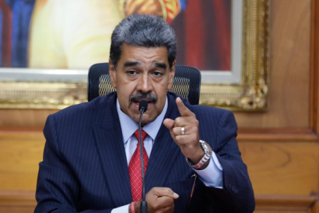 '¡Vete pa'l carajo, WhatsApp!' Pide Nicolás Maduro dejar de usar esta App