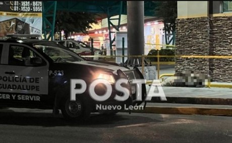 Cae hombre de estacionamiento y muere en Guadalupe