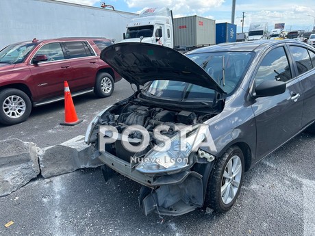 Choque múltiple deja 3 lesionados en carretera a Laredo en Apodaca