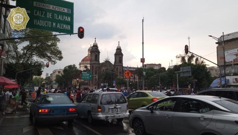 Av. Izazaga. Foto: Archivo de @OVIALCDMX