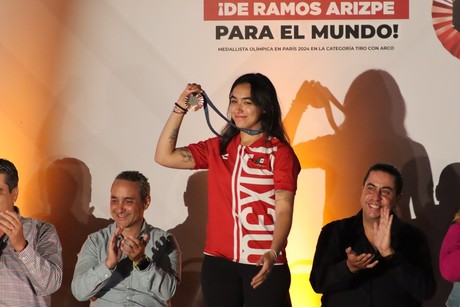 Medallista olímpica Ana Paula Vázquez recibe las llaves de Ramos Arizpe