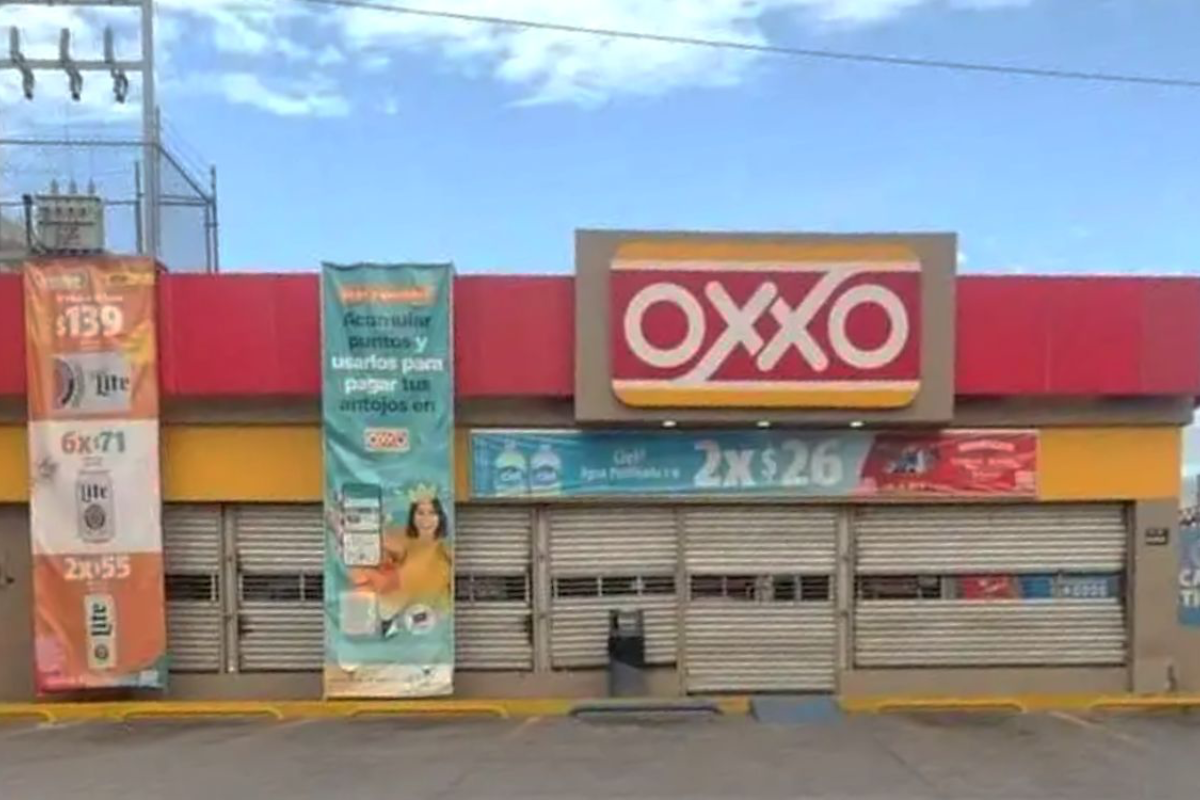 Sucursal de Oxxo cerrada en Nuevo Laredo por inseguridad. Foto: Ignacio Aceves