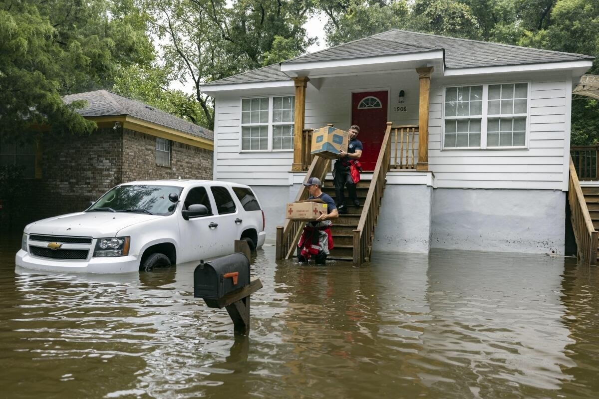 Las afectaciones que ha dejado la tormenta tropical 'Debby' en Carolina del Sur. Foto: Los Angeles Times.