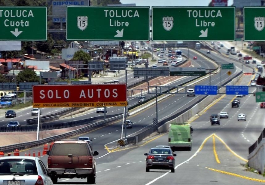 Entrada a la Carretera México - Toluca que es considerada la más peligrosa del país. Foto: El Sol de México.