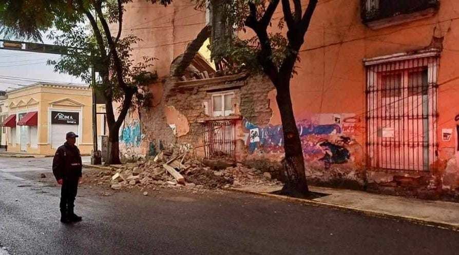 Colapso de edificio en Toluca: Sin heridos ni daños mayores. Foto: Al Momento EdoMex