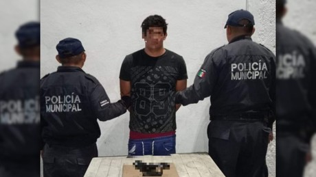 Detienen a hombre por alterar el orden público con arma deportiva