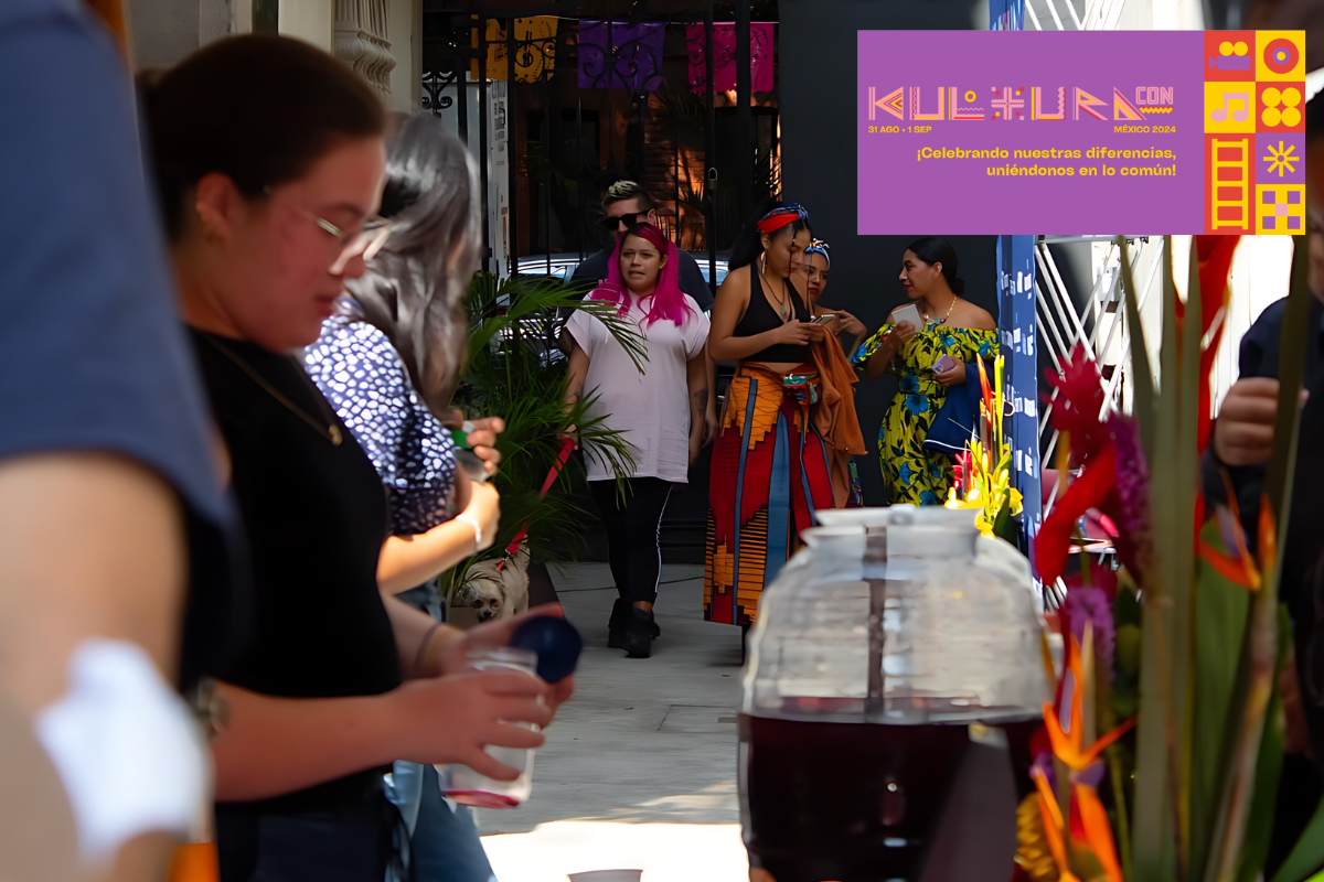 Distintos visitantes al evento con distintas actividades. Foto: @kulturacon