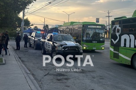 Policía de Guadalupe auxilia a ciudadanos y los llevan al Metro