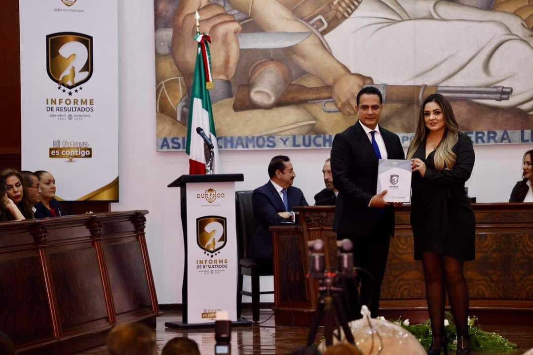 El presidente municipal de Durango, José Antonio Ochoa Rodríguez, presentó su segundo informe de gobierno. Foto: Isaura Retana.