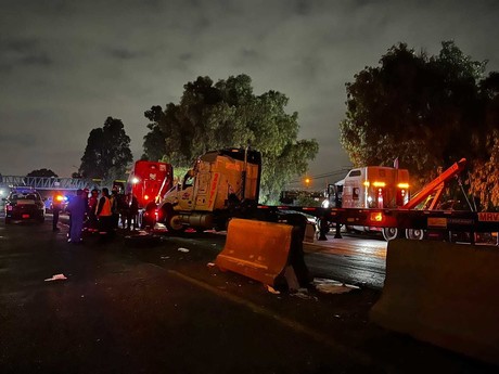 Tlalnepantla: Reabren avenida Reyes Heroles tras volcadura de tráiler