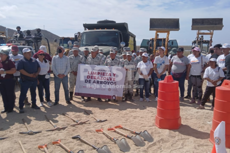 Inician trabajos de limpieza y desazolve de arroyos en Los Cabos