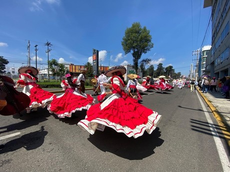 ¡Con todo! Arranca Danzatlán 2024 con colorida caravana en Toluca