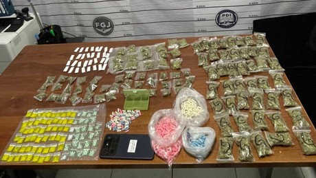 Revientan narcotiendita, aseguran más de 700 dosis de droga