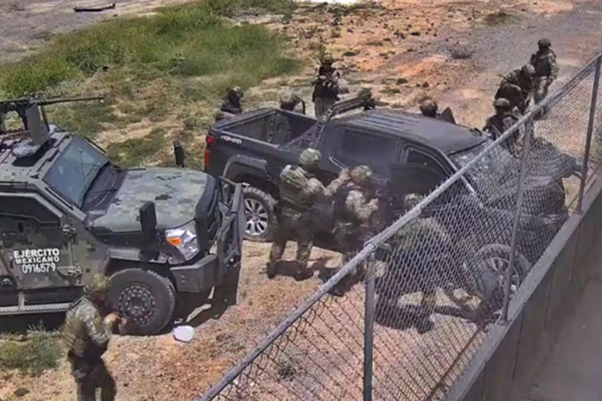 Captura del video publicado en 2023, en el que se aprecia a elementos del Ejército y supuestos integrantes del Cártel del Noreste tras una persecución en Nuevo Laredo. Foto: Posta Tamaulipas