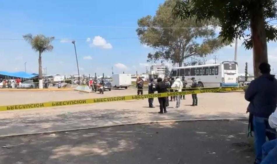 Hombre muere atropellado por autobús en la Central de Abastos de Toluca. Foto: Captura de pantalla