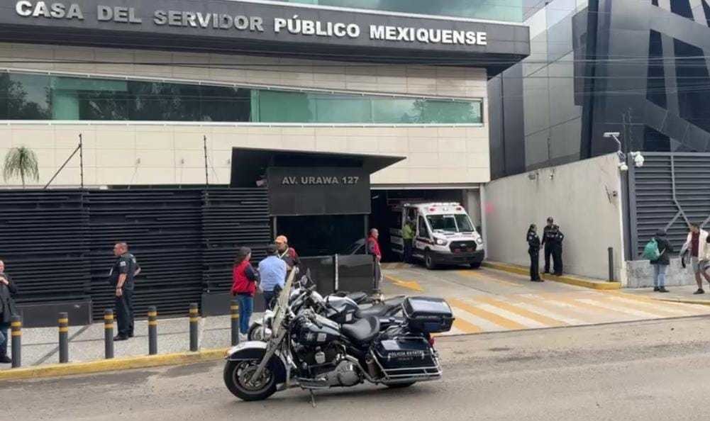 Balacera en edificio del SUTEYM en Toluca deja dos heridos. Foto: Captura de pantalla