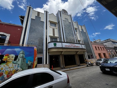 ¿Hay apoyos gubernamentales para el teatro regional en Yucatán?