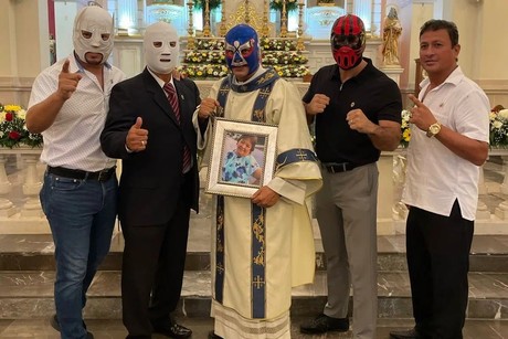 El Rey Apóstol, un peleador que baja del ring y sigue luchando para crear la Fé