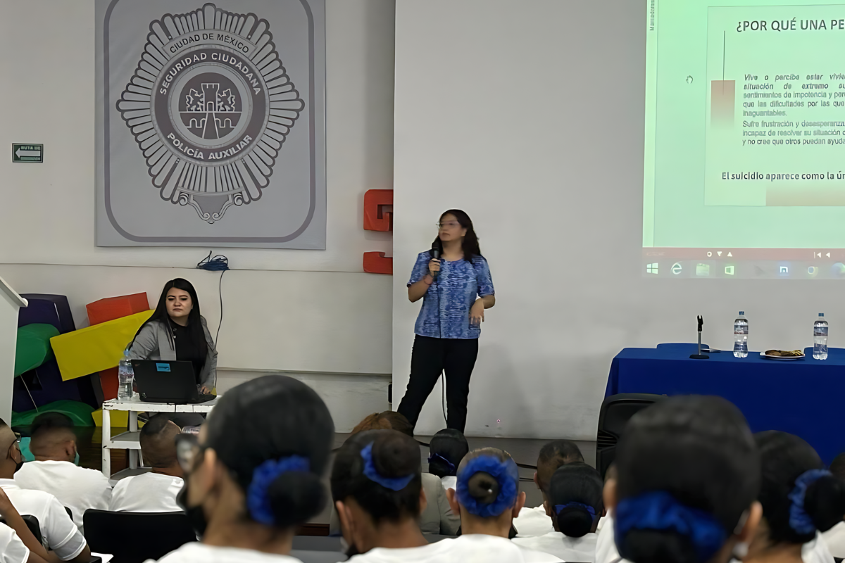 Personal del STC dio un curso a elementos de la policía auxiliar. Foto: @MetroCDMX