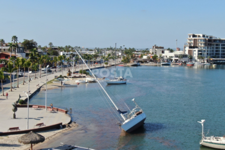 La Paz lanza ultimátum para limpiar la bahía de embarcaciones abandonadas