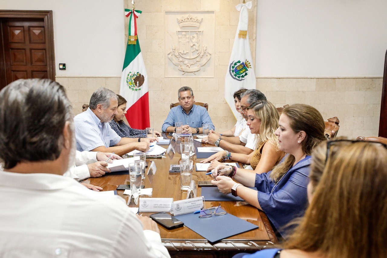 El Alcalde de Mérida tomó protesta a los integrantes de la comisión Foto: Cortesía