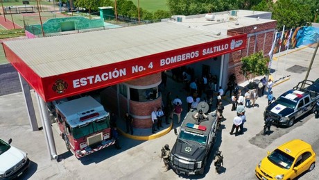 Reaperturan de la estación Guayulera en el Día del Bombero en Saltillo