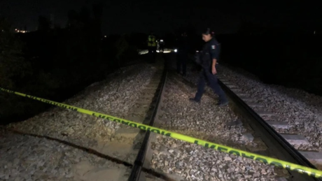 Hallan cuerpo mutilado en vías del tren en Saltillo; presumen que era migrante