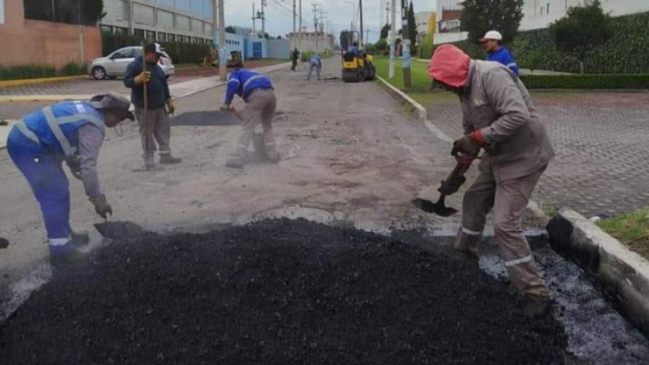 Alcalde de Metepec busca soluciones para baches en avenidas. Foto: RRSS