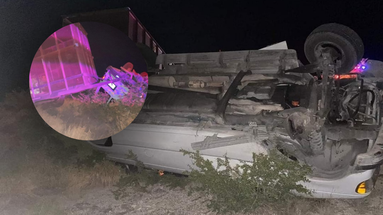 Ford Econoline de cabeza por accidente en la carretera libre Allende-Rosita / Foto: Redes Sociales