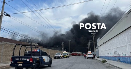 Se incendia el Parque Industrial Las Torres en Saltillo