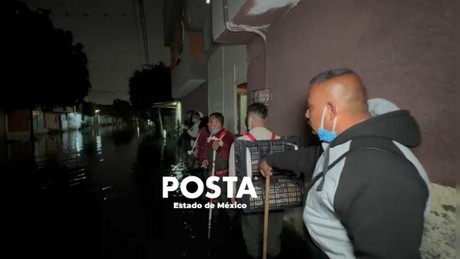 Suma de voluntades alimenta a afectados en Chalco (VIDEO)