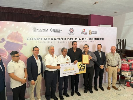 Festejan y homenajean el trabajo de los bomberos en Ramos Arizpe