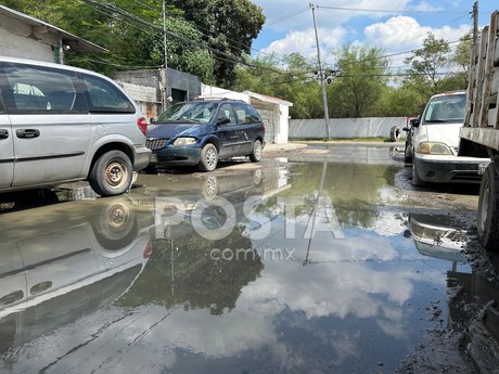 Calle se convierte en río de aguas negras en Juárez