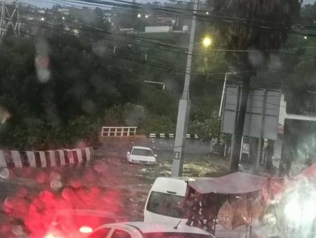 Alarma en Naucalpan, se desborda el Río de Los Remedios (VIDEO)