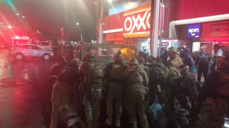 Choca unidad militar contra un árbol, cinco soldados resultaron heridos