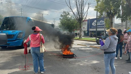 Tultitlán: Manifestantes bloquean ambos sentidos de la vía José López Portillo