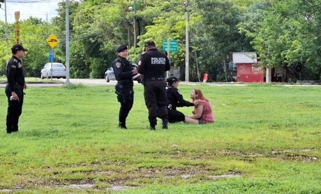 Policía asiste a mujer abandonada en las calles de Ciudad Caucel