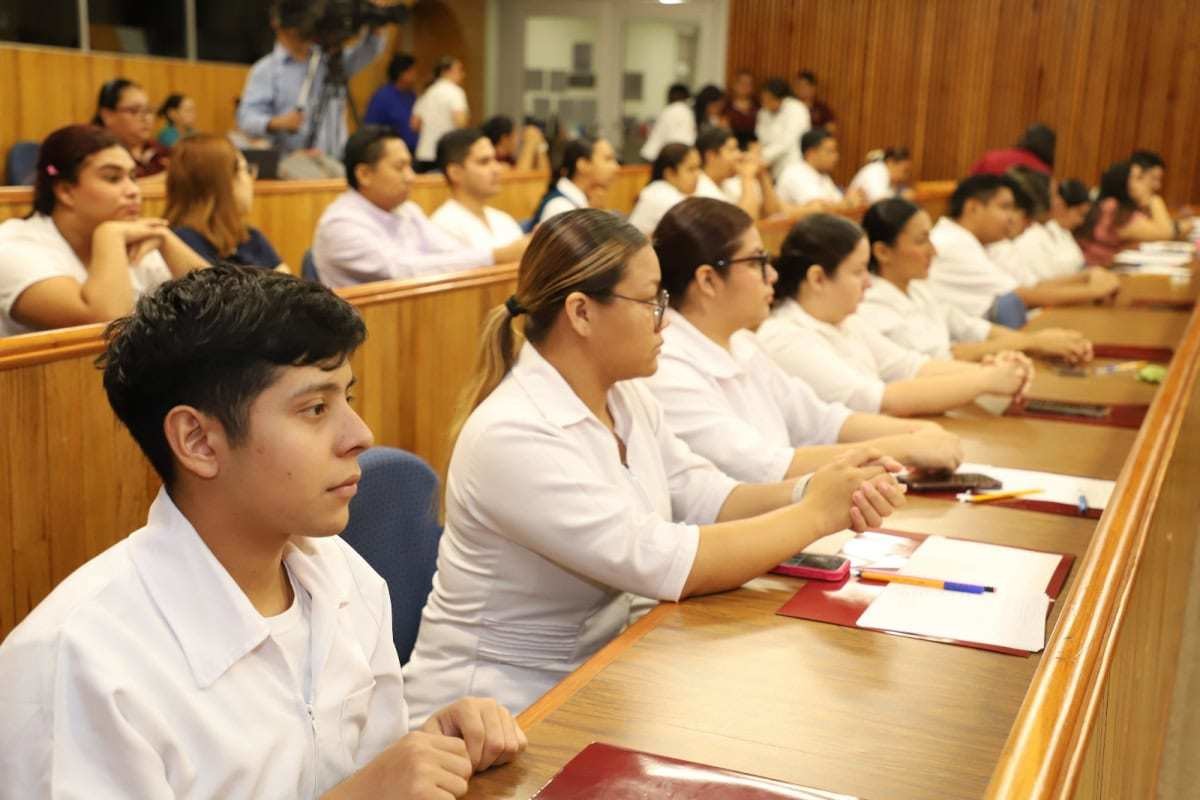 Reciben capacitación médicos ante llegada de la enfermedad MPOX (viruela síica). Foto: SST