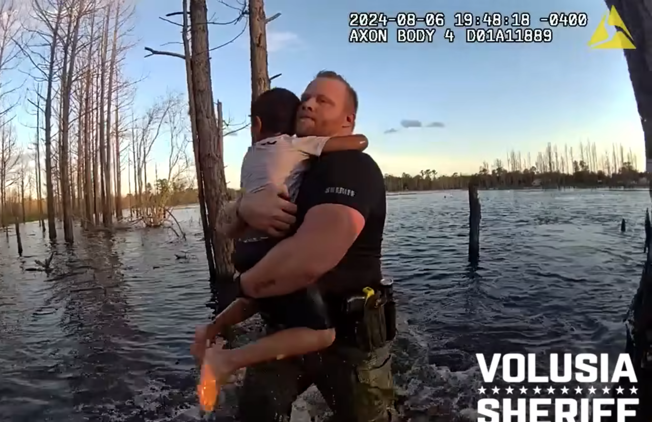 cias a la capacitación recibida, incluyendo sobre autismo, Brough pudo manejar la situación con éxito. Foto: Volusia Sheriff's Office.