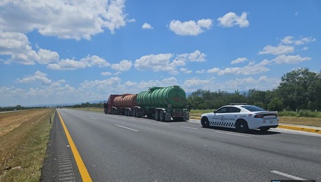 Guardia Nacional detiene a dos personas con 70 mil litros de gasolina en Nuevo León