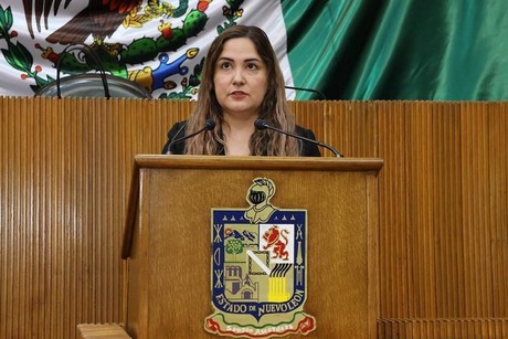 Diputada pide no eliminar los pagos de efectivo en camiones