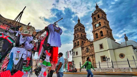 Multan a comerciantes de productos patrios