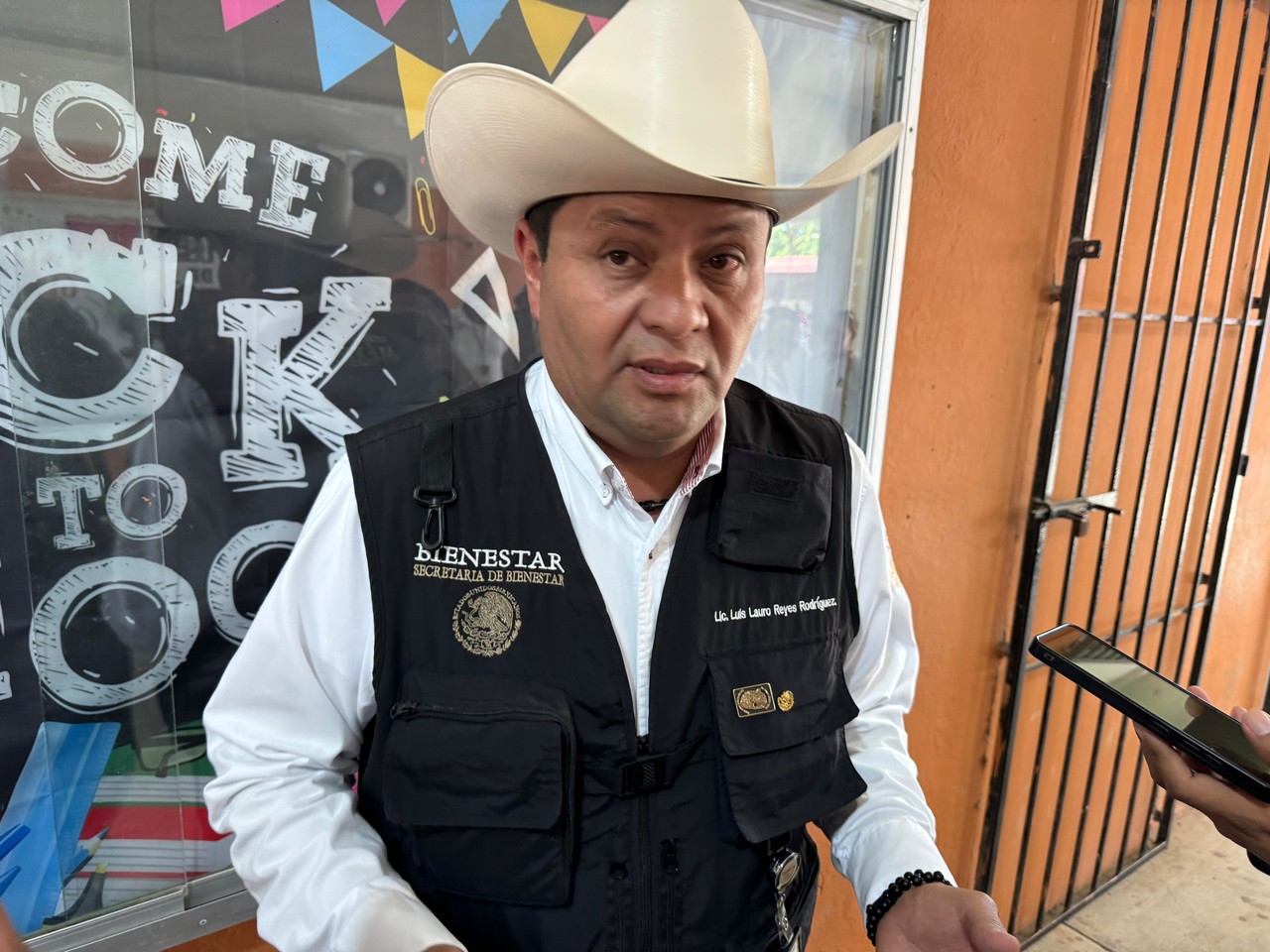 El delegado de programas federales en Tamaulipas, Luis Lauro Reyes Rodríguez, hizo una invitación a la ciudadanía en general a denunciar a aquellos funcionarios que maltraten a los adultos mayores. Foto: Axel Hassel