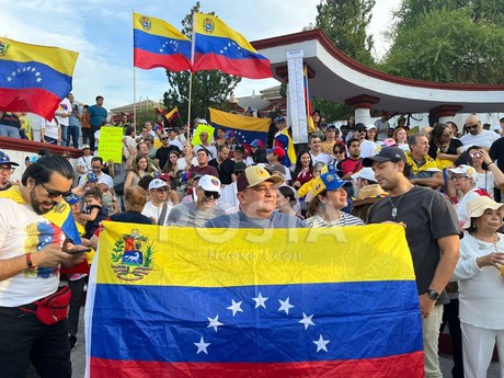 Venezolanos en Monterrey protestan contra triunfo de Maduro