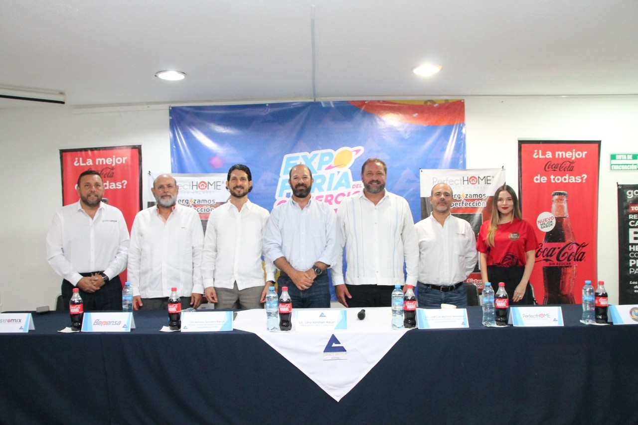 En rueda de prensa, la CANACO SERVYTUR presentó de forma oficial una edición más de la  Expo Feria del Comercio.- Foto cortesía