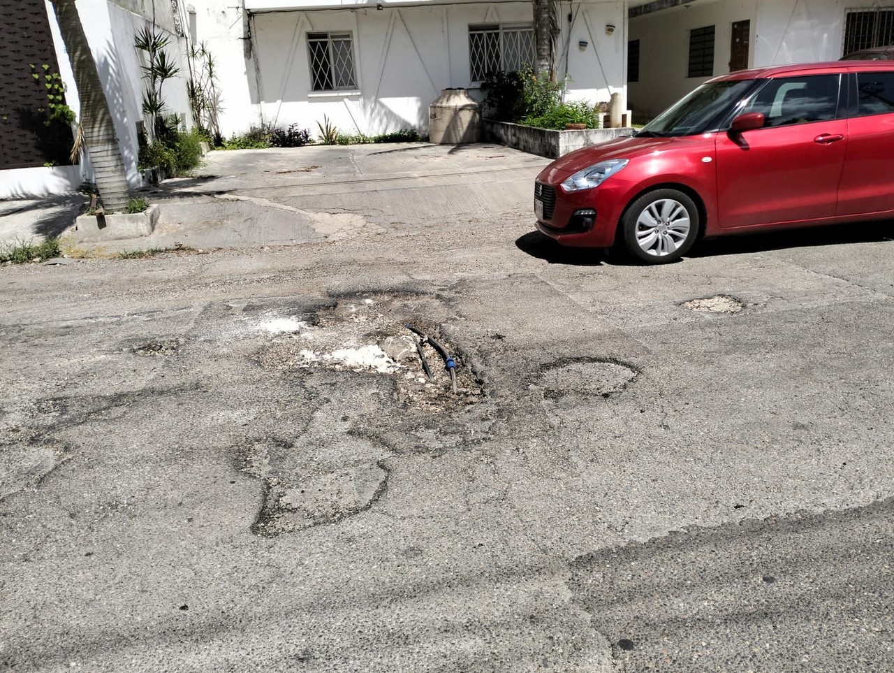 Los baches en temporada de lluvias  en temporada de lluvias llegan a los 200 diarios. Foto: Alejandra Vargas